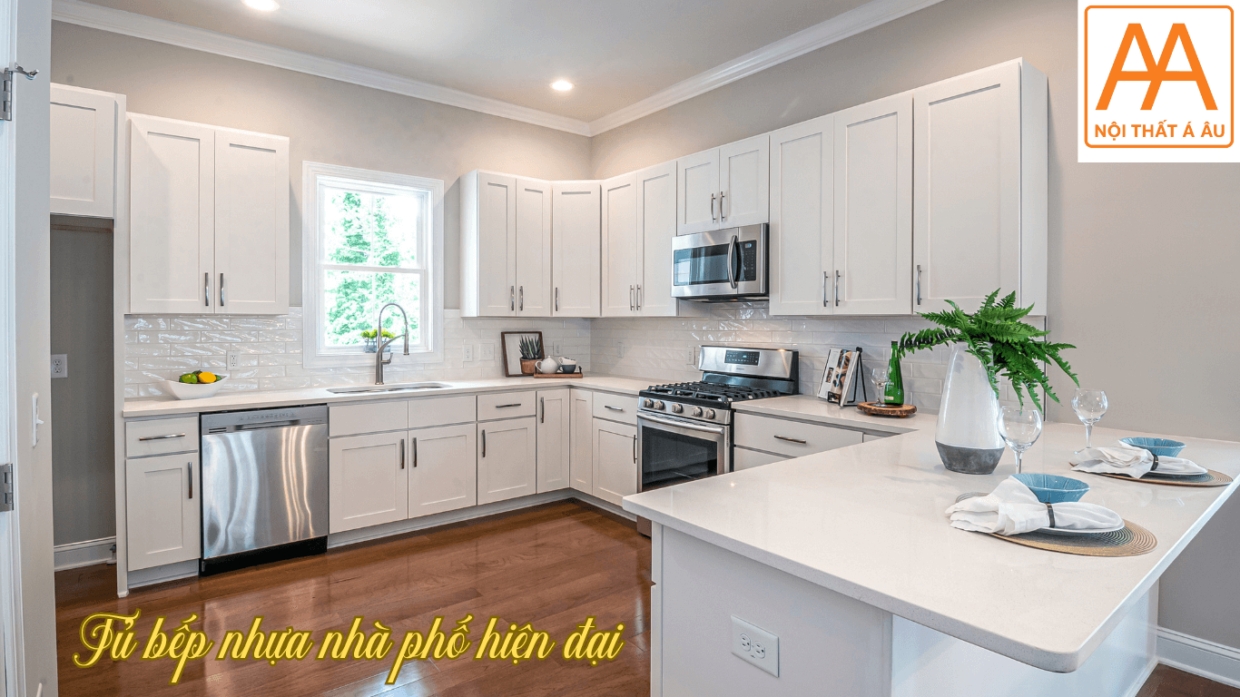 Tủ bếp nhựa nhà phố hiện đại màu trắng xám tại TPHCM bởi Nội Thất Nhựa Á Âu.